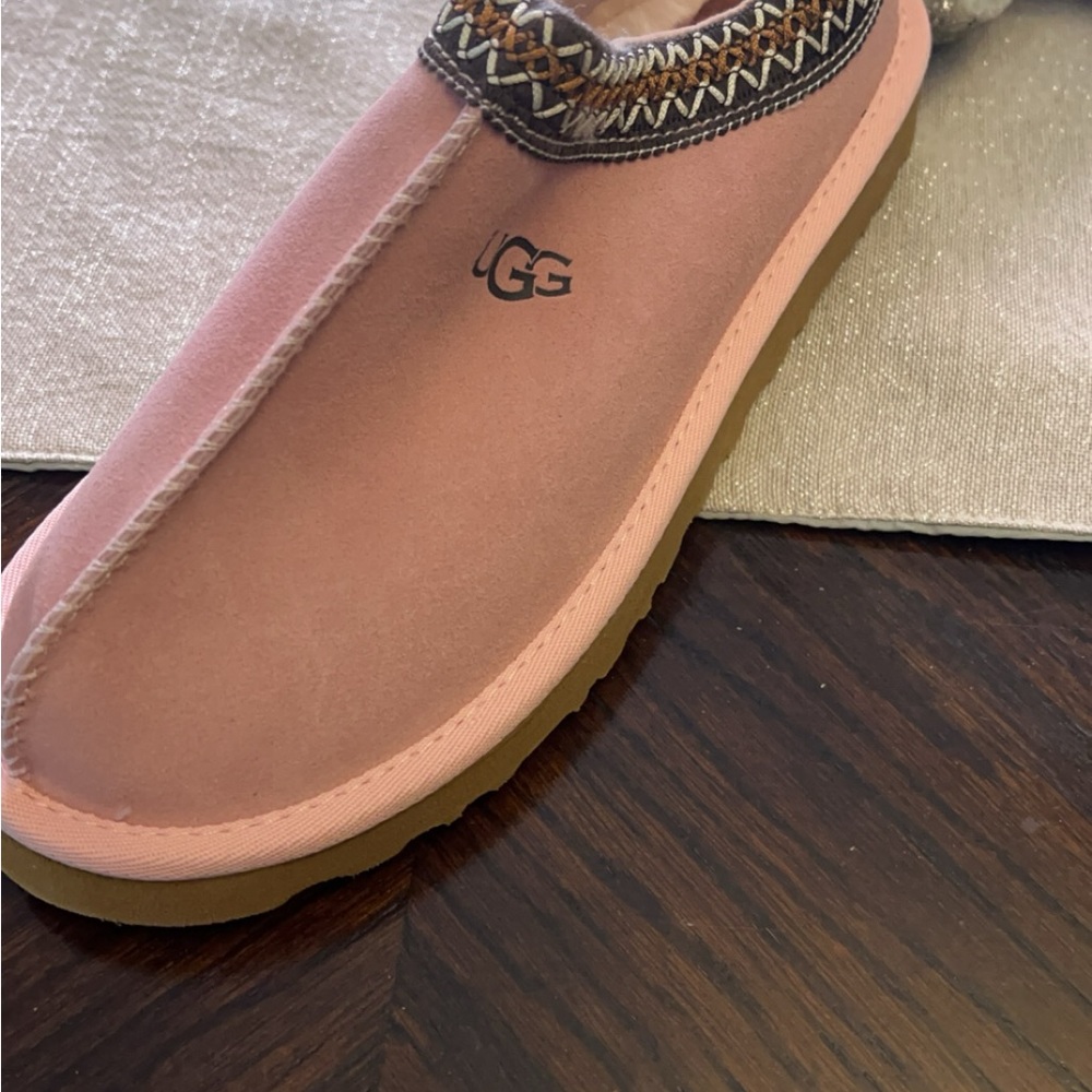 Ugg Tass slipper/shoes indoor/outdoor rubber sole fuzzy insert very comfortable